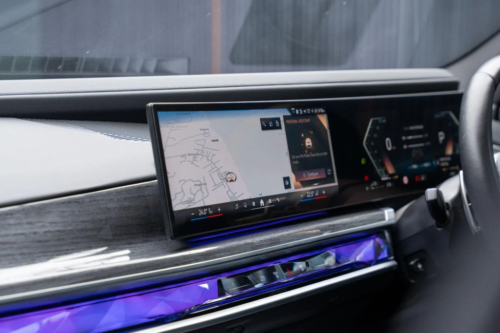 BMW 7 Series 750E Xdrive Excellence Blue #50