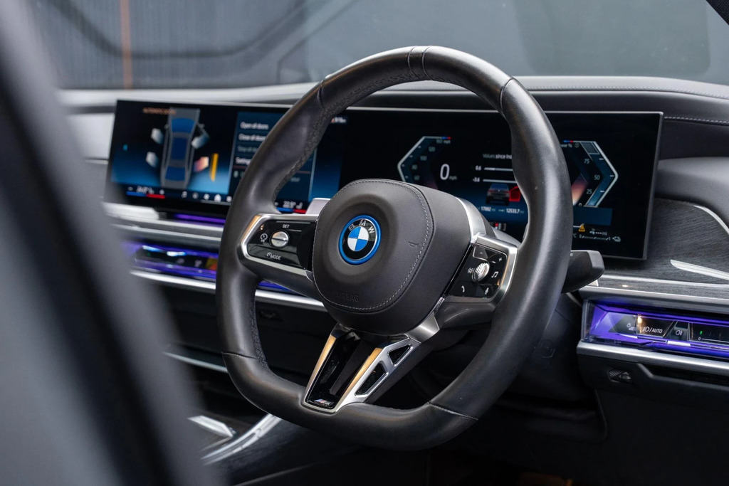 BMW 7 Series 750E Xdrive Excellence Blue #41