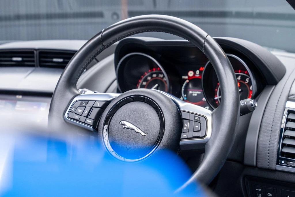 Jaguar F-Type 5.0 Supercharged V8 R Awd Black #40