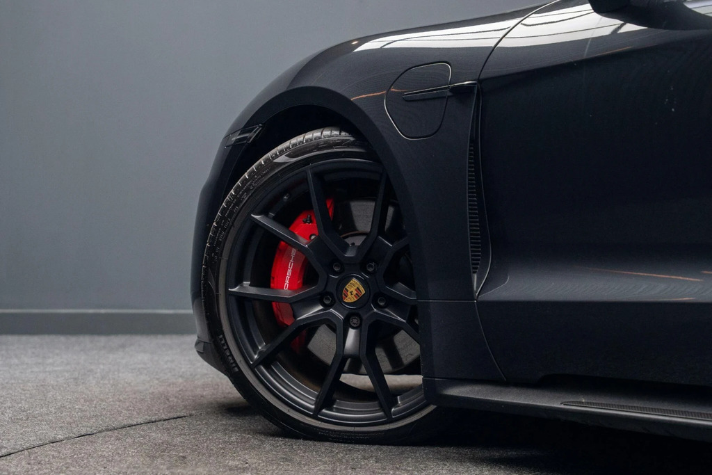 Porsche Taycan Performance Plus 93.4Kwh Saloon Grey #15