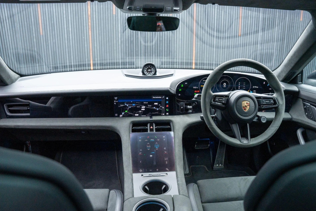 Porsche Taycan Performance Plus 93.4Kwh Saloon Grey #41