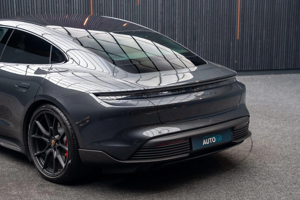 Porsche Taycan Performance Plus 93.4Kwh Saloon Grey #19