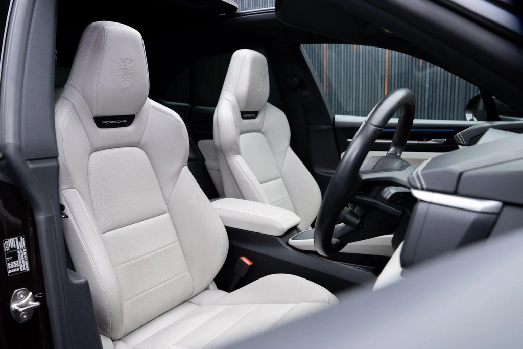 Porsche Macan 100Kwh 4 4Wd Red #2