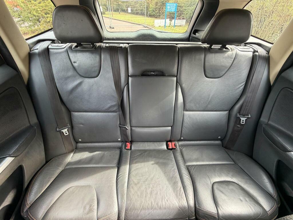 Volvo XC60 Suv 2.4 D5 Se Lux 2010 Black #18