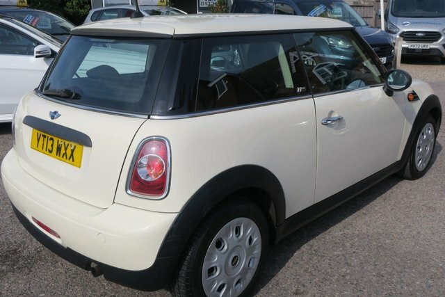 Mini Hatch 1.6 First Hatchback Euro 5 75 P White #2