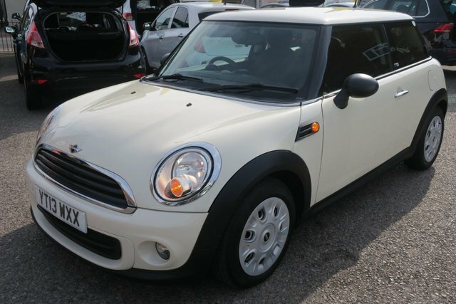Mini Hatch 1.6 First Hatchback Euro 5 75 P White #4