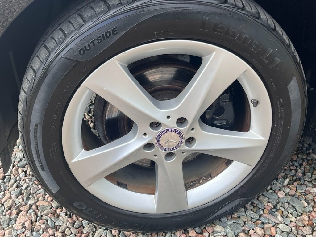 Mercedes-Benz M Class 2.1L Se Black #2