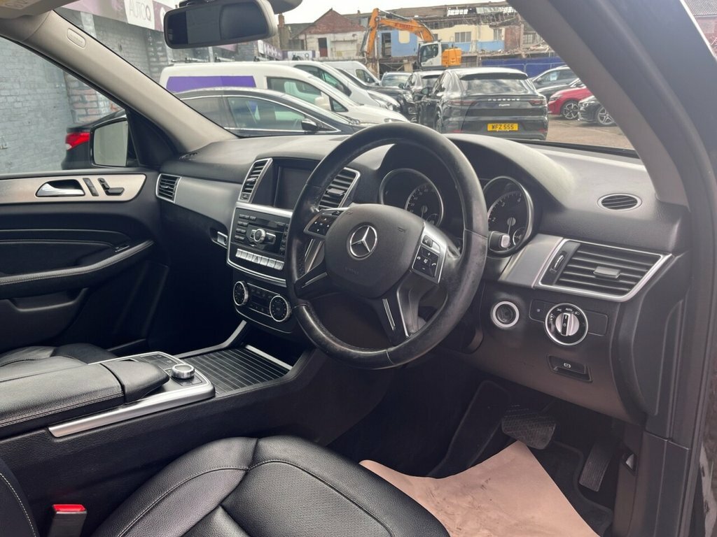 Mercedes-Benz M Class Ml350 Bluetec Amg Sport Black #20
