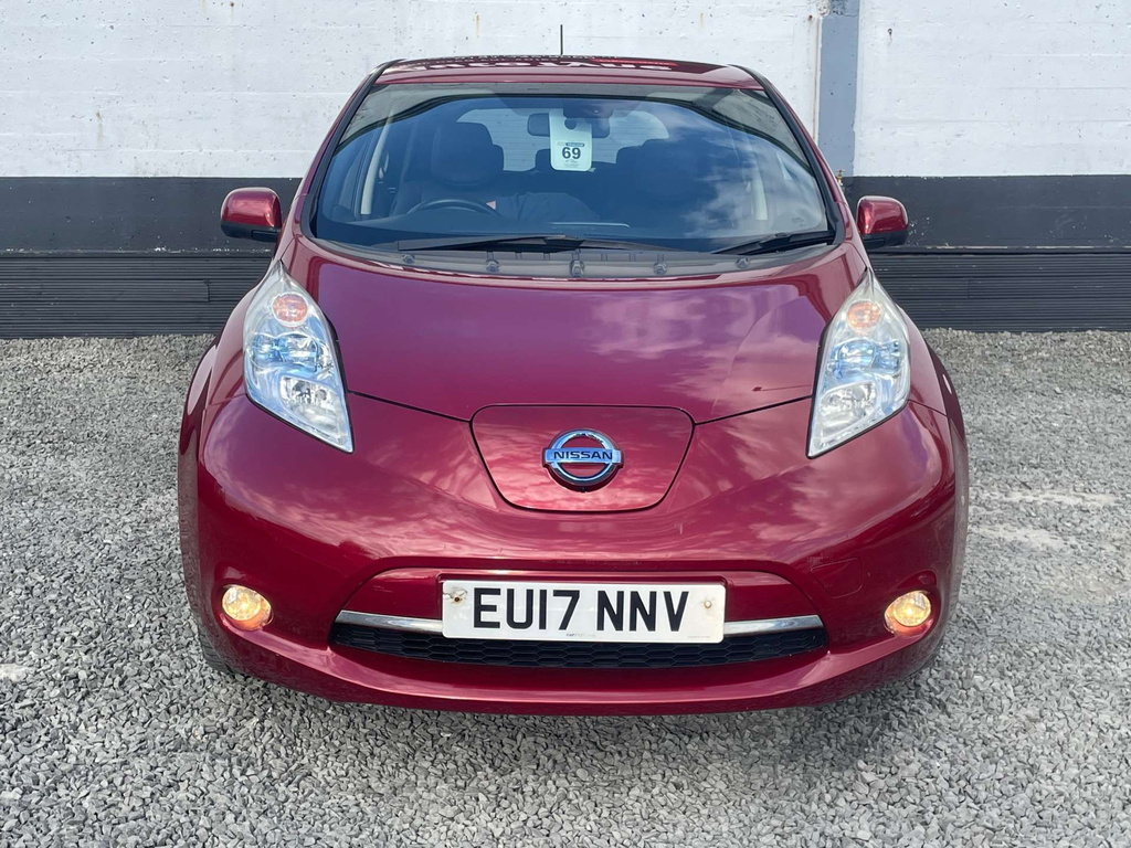 Nissan Leaf 30Kwh Tekna Hatchback Red #2
