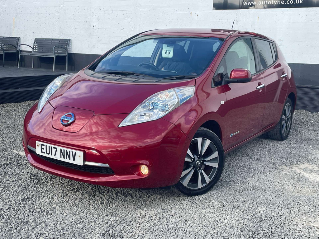 Nissan Leaf 30Kwh Tekna Hatchback Red #3