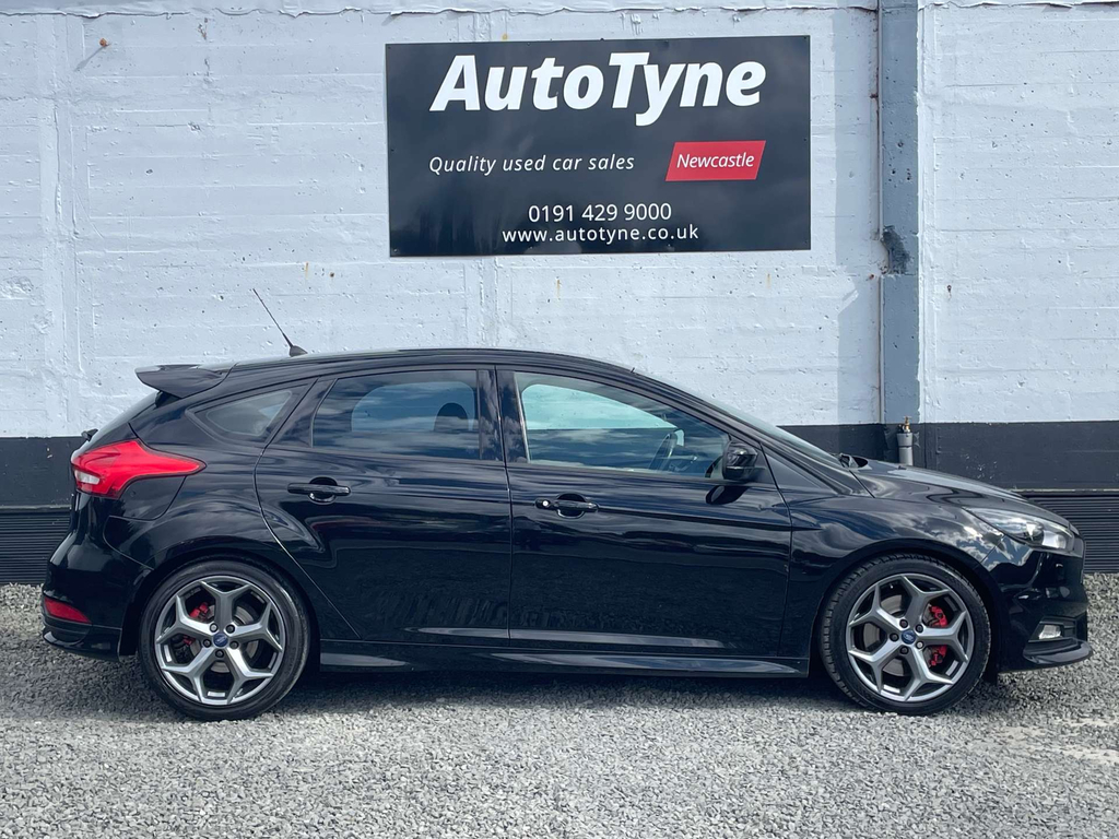 Ford Focus St-3 Hatchback Powershift Euro 6 Ss Black #4