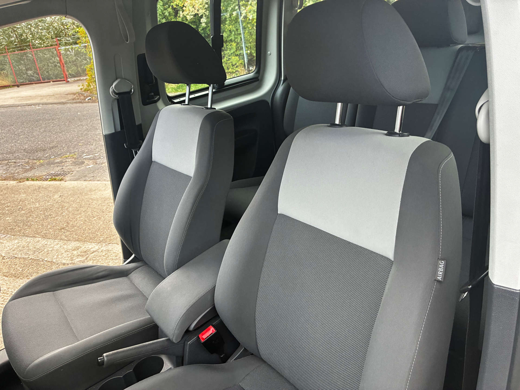 Volkswagen Caddy Maxi 1.6 Tdi C20 Maxi Panel Van Fwd Blue #37
