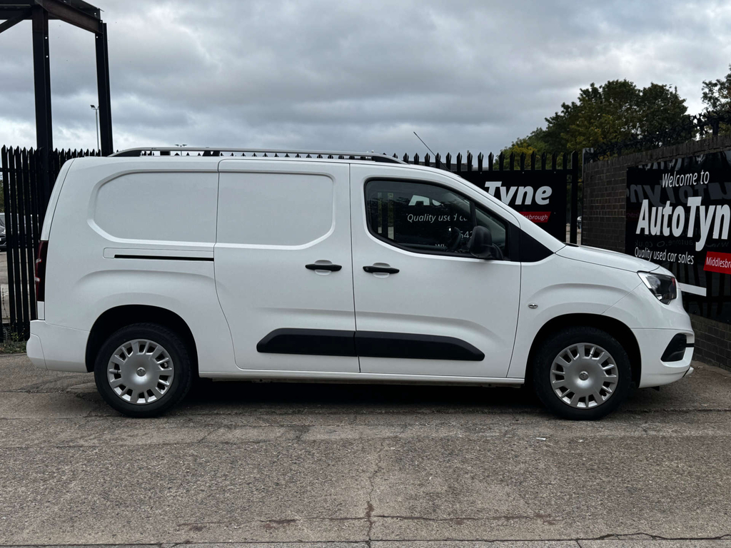 Vauxhall Combo Turbo D 2300 Sportive Panel Van L2 H #4