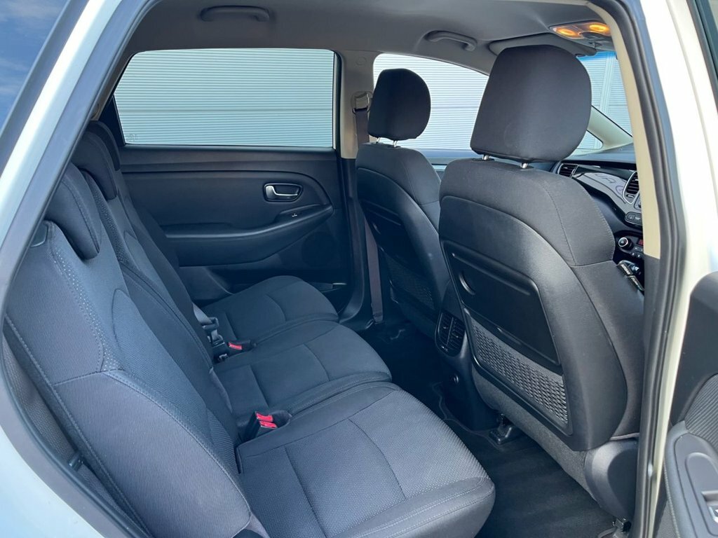 Kia Carens 1.7L 2 White #6
