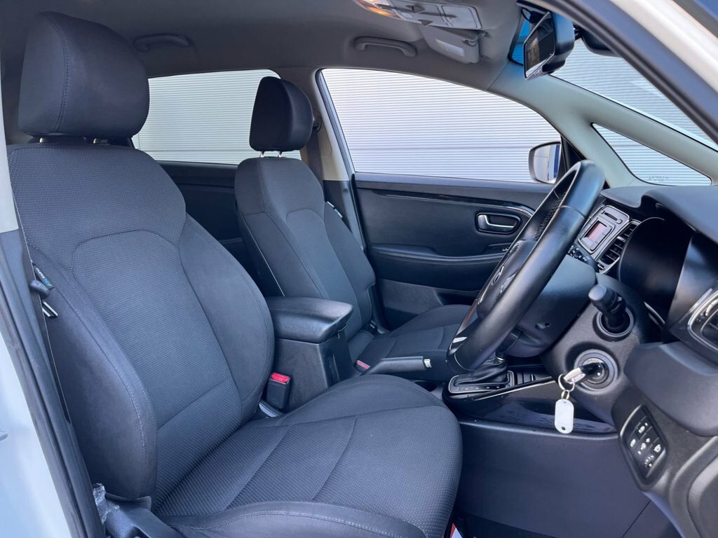 Kia Carens 1.7L 2 White #5