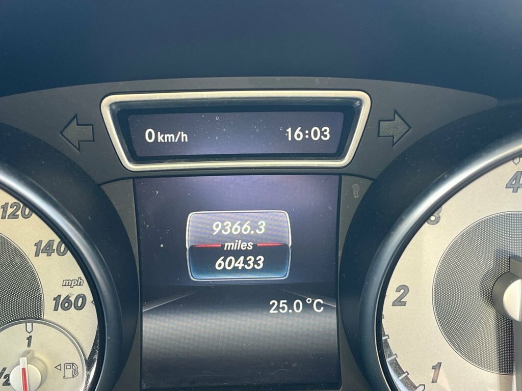 Mercedes-Benz GLA Class Gla 220D 4Matic Sport Premium Plus Grey #13