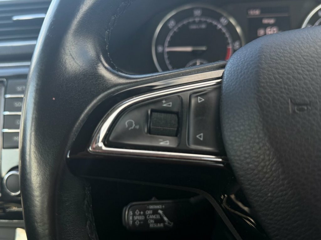 Skoda Superb 2L Se Black #5