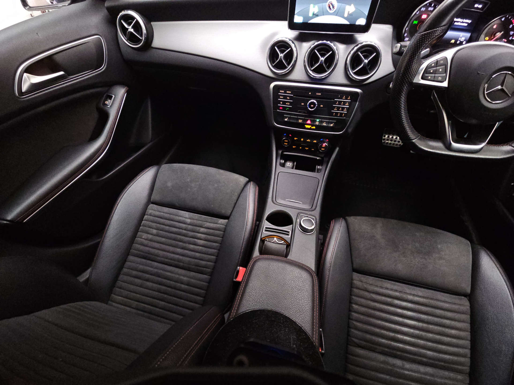 Mercedes-Benz GLA Class D Amg Line Premium Plus - Panoramic Sunroof, Heate Grey #9