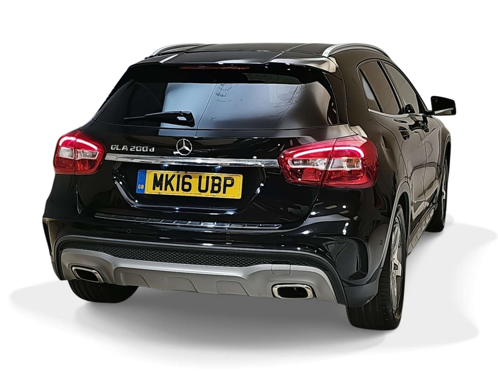 Mercedes-Benz GLA Class D Amg Line Executive  #4
