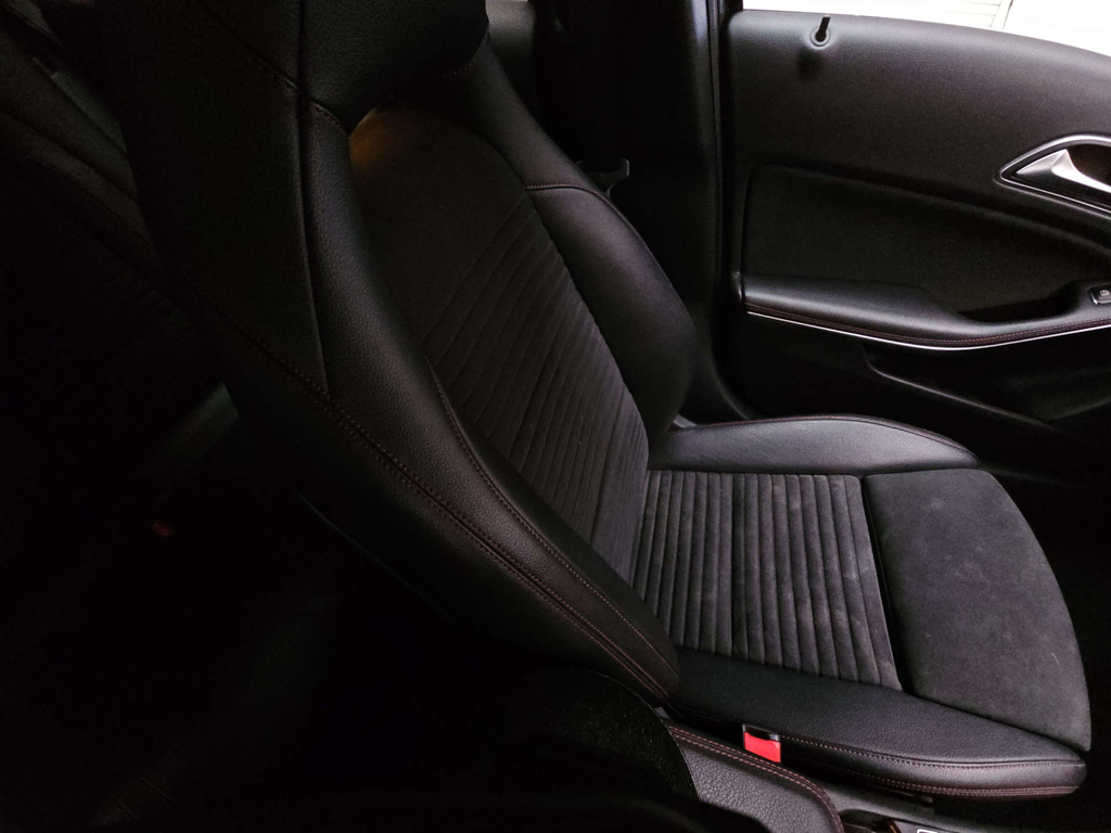 Mercedes-Benz GLA Class D Amg Line Premium Plus - Panoramic Sunroof, Heate Grey #10