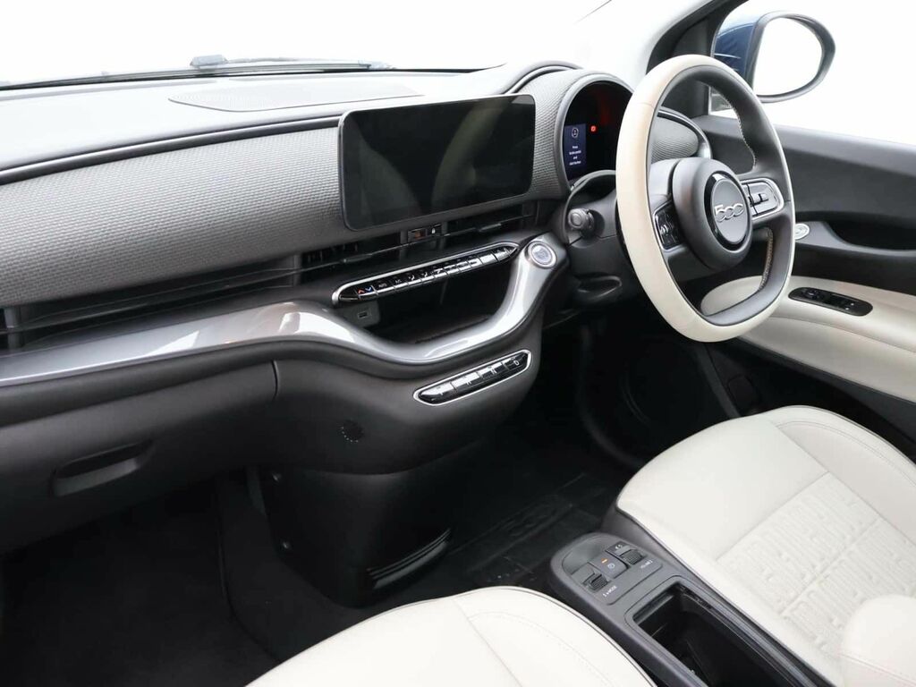 Fiat 500E C 42Kwh Icon - 2021 71 White #9