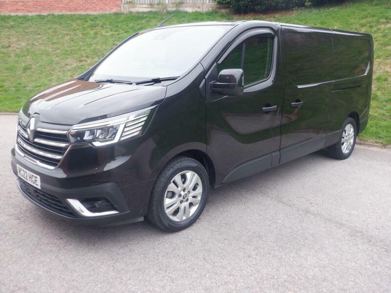 Renault Trafic 2.0 Dci Blue Ll30 Sport L2 H1 Euro 6 Ss Black