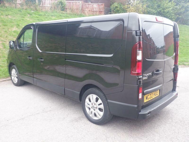 Renault Trafic 2.0 Dci Blue Ll30 Sport L2 H1 Euro 6 Ss Black #3