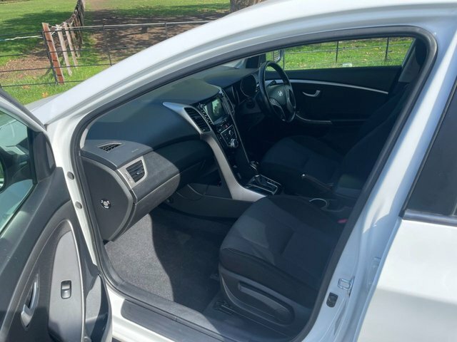Hyundai I30 Hatchback 1.6 Crdi Blue Drive Se 201565 Silver #8