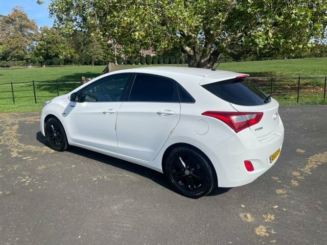 Hyundai I30 2015 1.6 Se Hatchback Euro 6 120 White #3