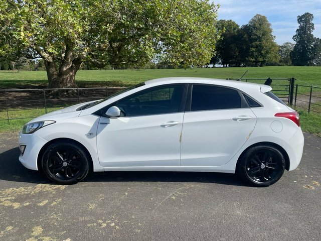 Hyundai I30 2015 1.6 Se Hatchback Euro 6 120 White #2
