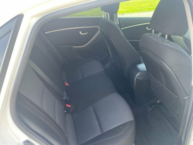 Hyundai I30 Hatchback 1.6 Crdi Blue Drive Se 201565 Silver #11