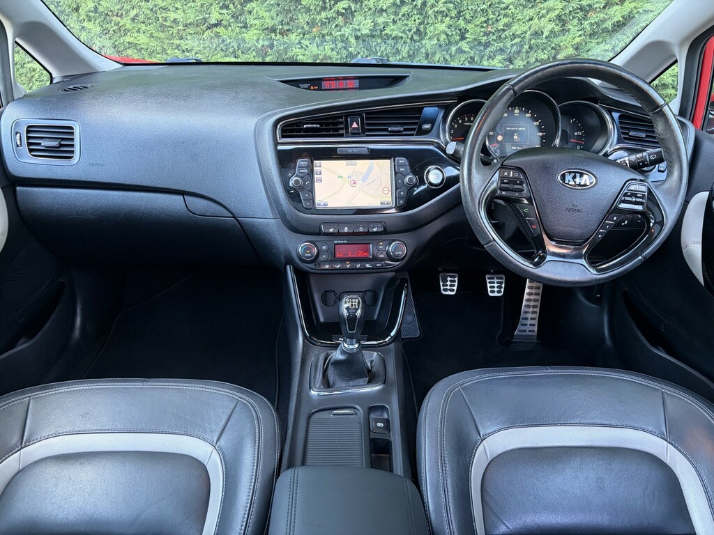Kia Ceed 1.6 Crdi 4 Tech Red #2