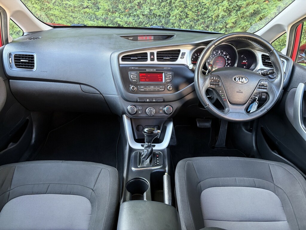 Kia Ceed 1.6 Crdi 2 Red #2