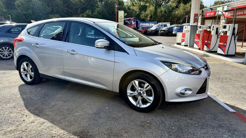 Ford Focus 1.6 Zetec 2011 Silver
