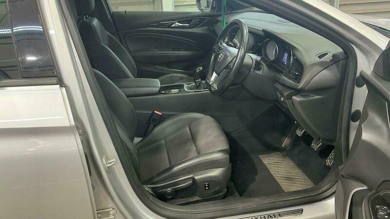 Vauxhall Insignia Gransport 2.0 Turbo D Black #9