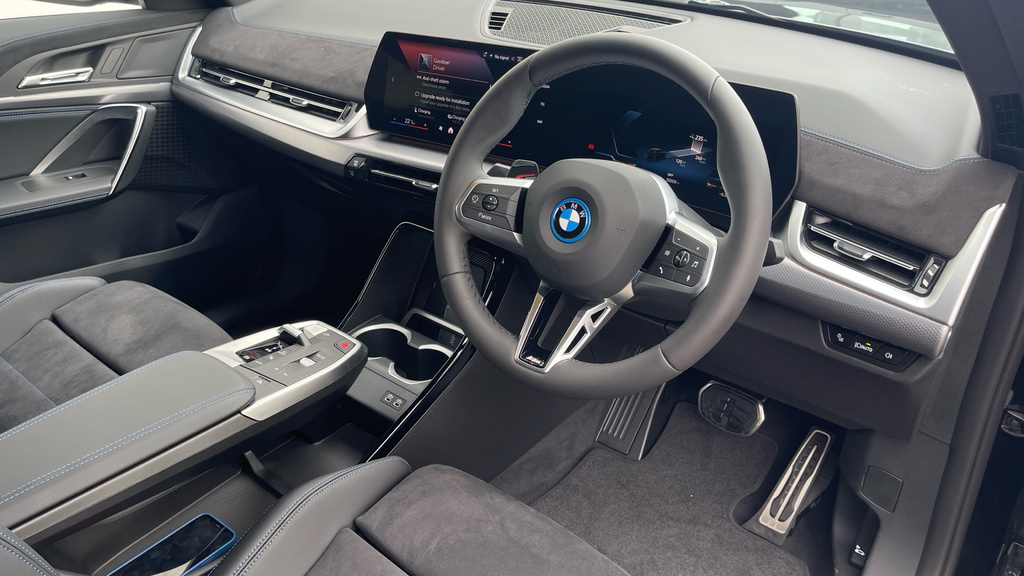 BMW iX2 30 66.5Kwh M Sport Xdrive 11Kw Charger Black #6