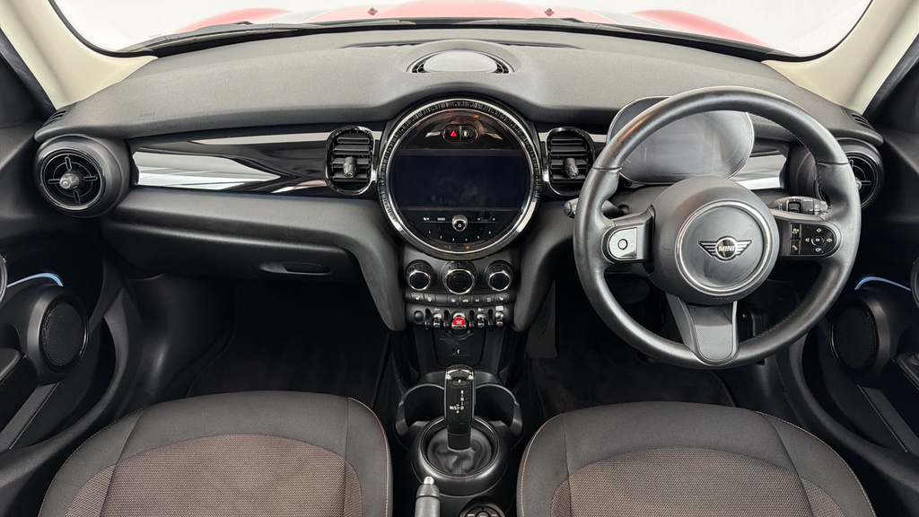 Mini Hatch 1.5 Cooper Classic Hatchback Steptronic Red #4