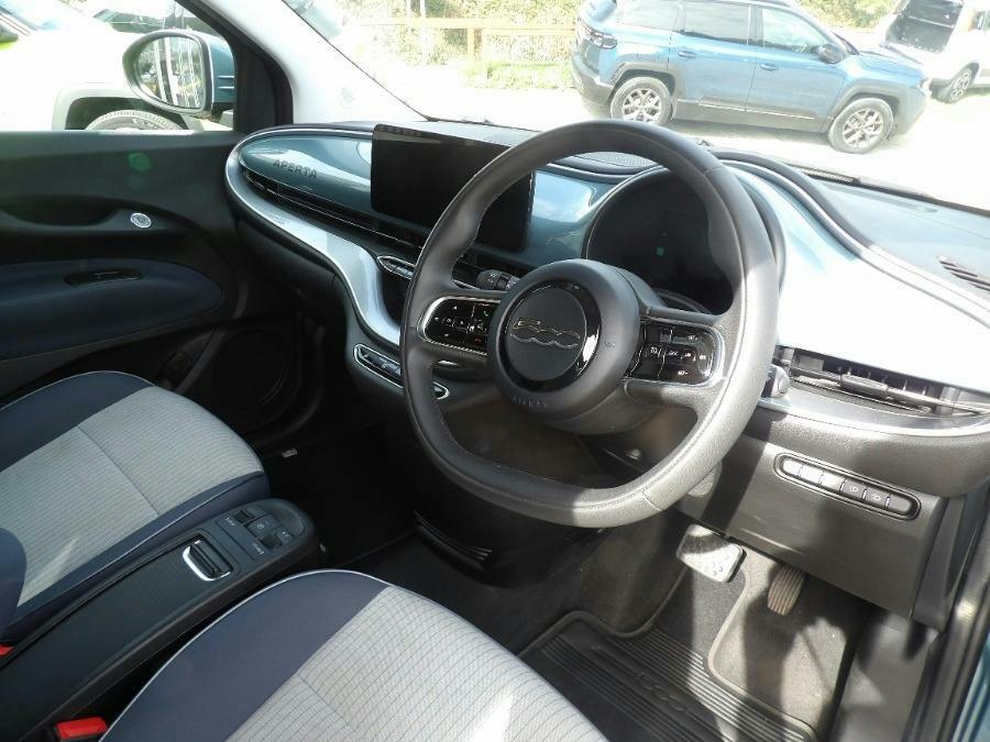 Fiat 500E C 87Kw La Prima 42Kwh VA71XTL Green #3