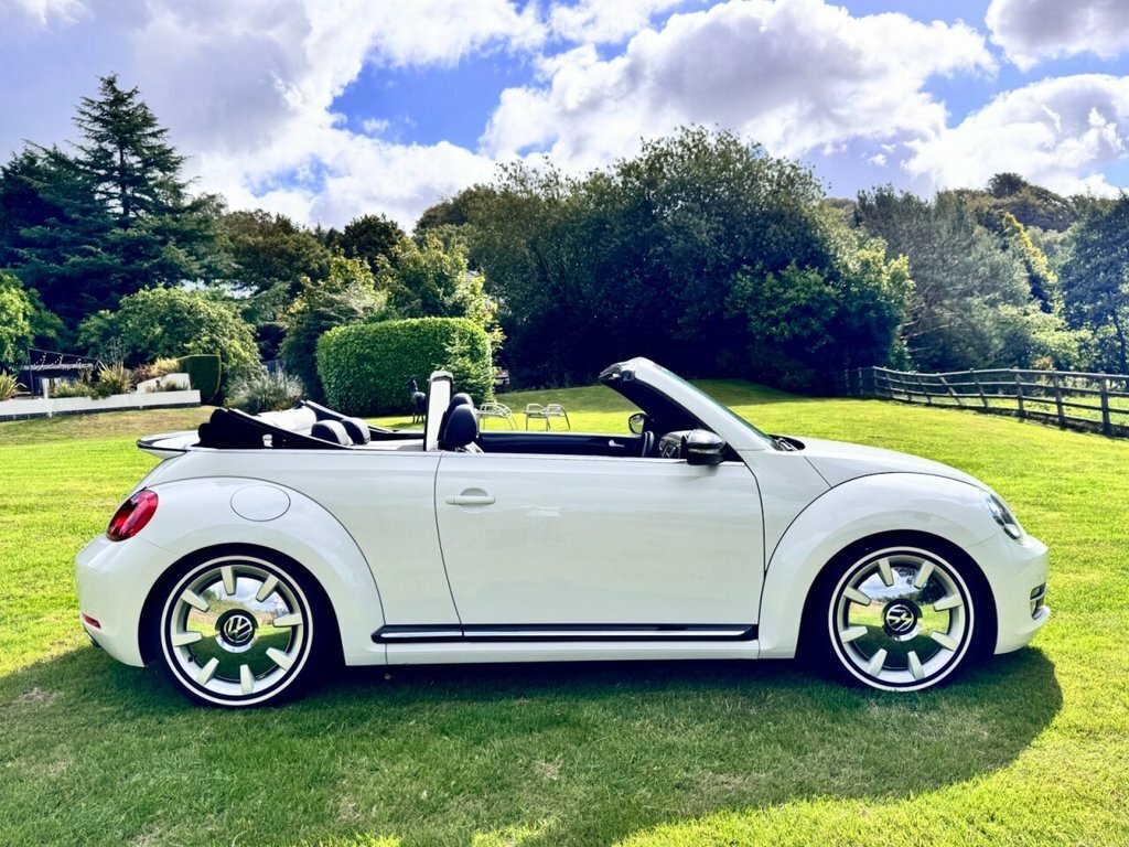 Volkswagen Beetle 2L Sport White #3
