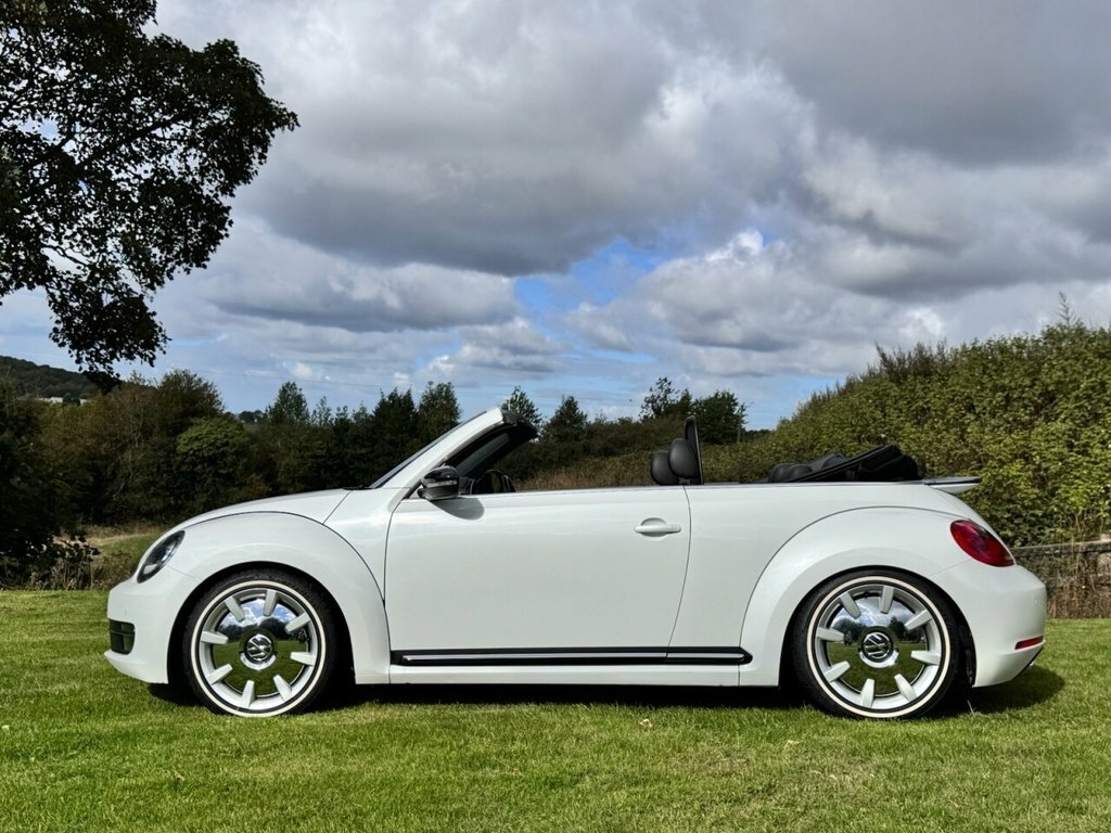 Volkswagen Beetle 2L Sport White #4