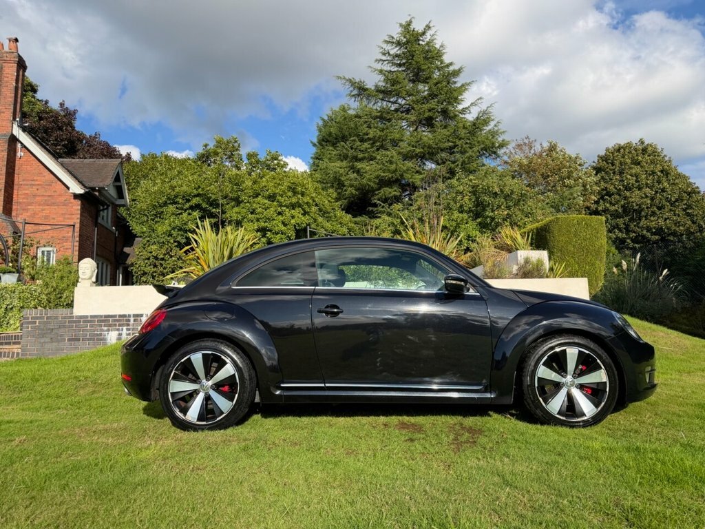 Volkswagen Beetle 2L Sport Black #4