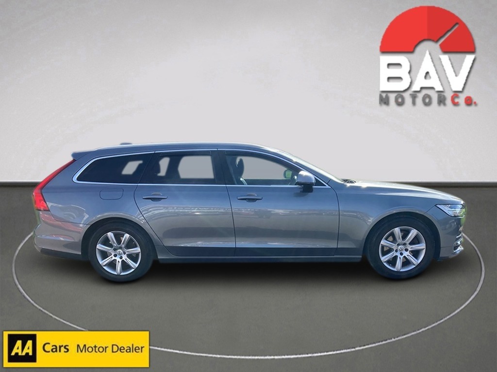 Volvo V90 D4 Momentum Grey #2