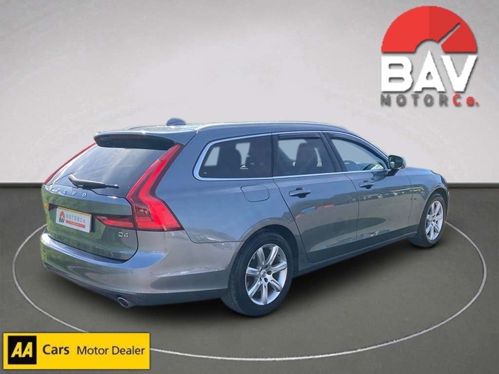 Volvo V90 D4 Momentum Grey #3