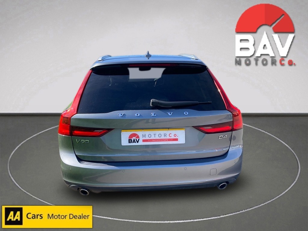 Volvo V90 D4 Momentum Grey #4