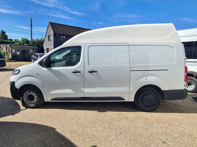 Vauxhall Vivaro Turbo D 2900 Dynamic White #2