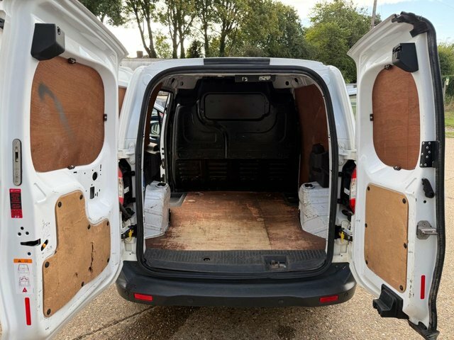 Ford Transit Courier Ecoboost Limited Panel Van White #5
