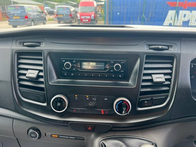Ford Transit Custom 2.0 Tdci 170Ps Low Roof Sport Van Grey #24