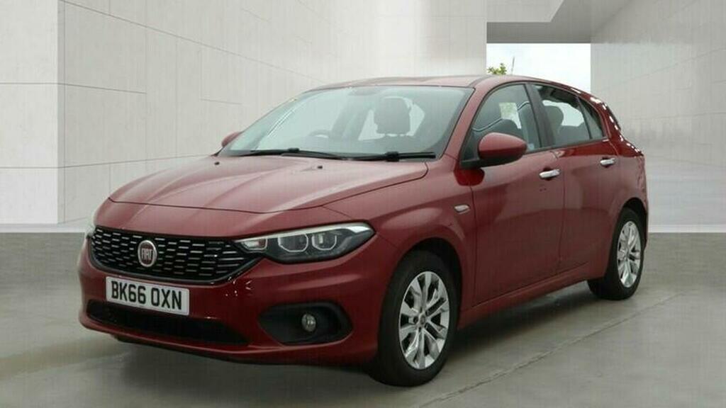 Fiat Tipo Hatchback 1.4 Mpi Easy Plus Euro 6 201666 Red #2