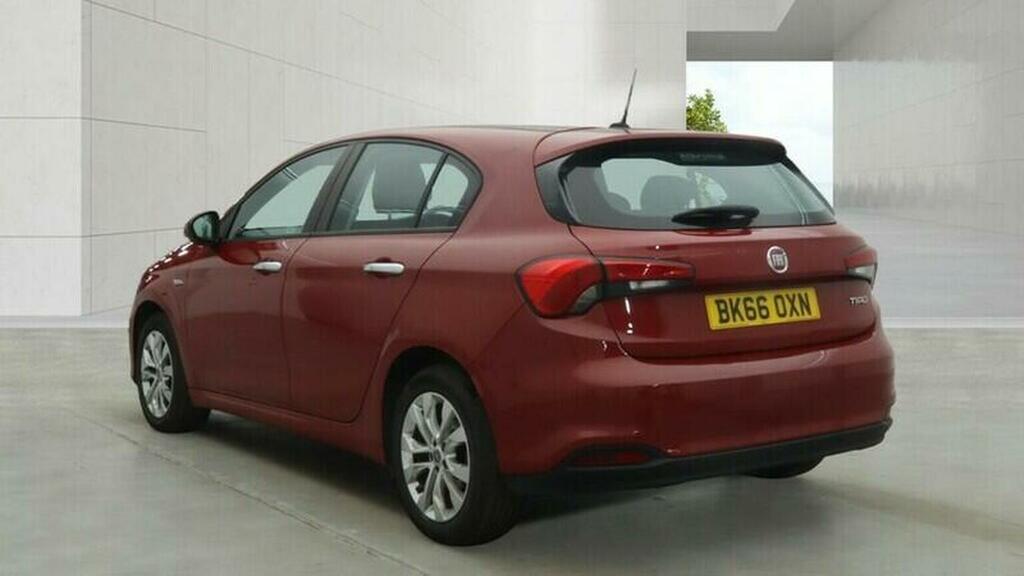Fiat Tipo Hatchback 1.4 Mpi Easy Plus Euro 6 201666 Red #3