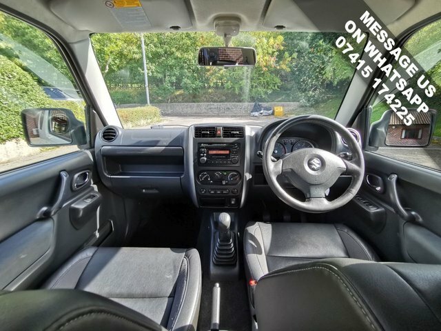 Suzuki Jimny Sz4 Suv White #2